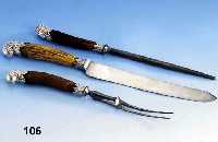 Besteck fÜr WildbrÄt, best. aus: Tranchiermesser, Wetzstein und dazugeh. Gabel, Griffe Hirschhorn, England 1890, Zierteile Metall, im ...