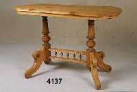 2-sÄuliger Salontisch, deutsch, um 1880/90, GrÜnderzeit, SÄulen Buche massiv, Zarge Weich- holz, Kiefer, FÜße geschwungen, doppelt aus- ...