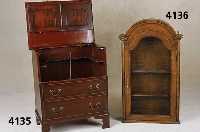HÄngeschrank fÜr Kunstobjekte, deutsch, um 1960, Weichholz, Eiche massiv, zwei Einlege- bÖden, TÜr mit Drahtgitter, leichte Gebrauchs- spuren, ...