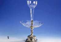 Jugendstilvase, deutsch um 1900, Glas- schalen geschliffen und graviert (z.T. l. best.) typ. fÜr die Zeit fÜr BlÜtenkÖpfe und Blumen, H. ca. ...