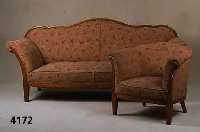 Sitzgarnitur, deutsch, um 1906/07, bestehend aus Sofa und 2 Sessel, im SpÄtbiedermeierstil , Sessel mit Jugendstileinfluß, in sich ge- schwungen, ...