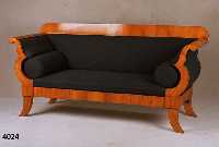 Sofa, im Biedermeierstil, Korpus Weichholz, Kirschbaum massiv, Kirschbaumfurnier gespie- gelt, nach Vorbild von 1830/40, wohnfertig, elegant, ...