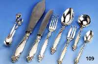 Besteck fÜr 12 Personen, deutsch, um 1920, 800er Silber, Wilkens Bremen, best. aus: 11 Messer (Griffe gefÜllt, Klingen Stahl), 12 Gabeln, 12 ...