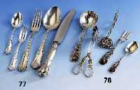 Konvolut in der Art der Hildesheimer Rose, 800er Silber, best. aus: 12 Kuchengabeln, 12 KaffeelÖffel, 2 GebÄckzangen, SahnelÖffel, ...