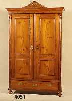 Schrank, deutsch, um 1870/80, LÄrche massiv, zweitÜrig, Sockelschublade, Lisenen gerieft, mit Velutenabschluß, abnehmbarer geschnitzter ...