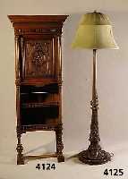 Stollenschrank, Niederlande, um 1880/90, Korpus Eiche, Unterteil mit Balustradenabgren- zung, freistehende gedrechselte SÄulen, Beine versprosst, ...