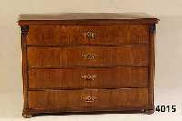 Kommode, deutsch, um 1870/80, Korpus Weich- holz, Front Nußbaumwurzelfurnier, doppelt ge- spiegelt, sehr schÖnes durchlaufendes Furnier- bild, ...