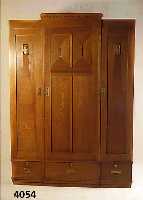 Kleider- bzw. WÄscheschrank, deutsch, um 1902/ 04, Große NÄhe zu Darmstadt, Korpus Weich- holz, Eiche massiv, Eichefurnier, großflÄchig ...