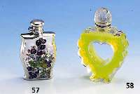 LALIQUE-Parfumflakon, Entwurf 30er Jahre, AusfÜhrung 50er Jahre, Herzform, H. ca. 12 cm, Parfuminhalt wohl sekundÄr