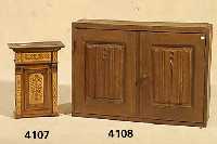 ArzneischrÄnkchen, deutsch,um 1880/90, im sogenannten Ulmer Renaissancestil, Korpus Weichholz, Rahmenfassung, Lisenen abstrakt floral, Nußbaum ...