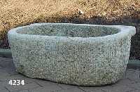 Wassertrog, deutsch, um 1920, Granit massiv, aus einem Block gehauen, auch als Brunnen ge- eignet, aufwendige Arbeit, vielfach verwendbar , ...