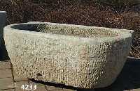 Wassertrog, deutsch, um 1920, Granit massiv, aus einem Block gehauen, auch als Brunnen ge- eignet, aufwendige Arbeit, vielfach verwendbar , ...