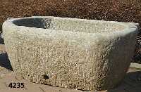 Wassertrog, deutsch, um 1920, Granit massiv, aus einem Block gehauen, auch als Brunnen ge- eignet, aufwendige Arbeit, vielfach verwendbar , ...