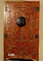 Vielzweckschrank, China, nach dem Vorbild des 18. Jhd., Weichholz, Rotlack z.T. gehÖht, teilvergoldet, reiche Darstellung von GlÜcks- szenerien, ...