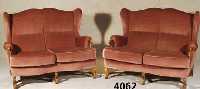 Zweisitzersofa, deutsch, um 1955, Gestell Buche auf Nußbaum gebeizt, Barockstil, Sofa mit Backen, lose Kissen, in sich geschweift, RÜcken linear ...