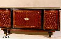 Sideboard, Frankreich, ArtDeco, um 1940, Palisander, in schÖnem Bild furniert, z.T. im- bonisiert, feine Perlmutt- und Edelholzeinle- gearbeiten, ...