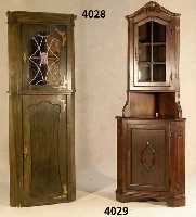 Eckschrank, deutsch, 50er/60er Jahre, Barockstil, Korpus Weichholz, Front teilweise Nußbaum massiv, Glasteil versprosst, abge- schrÄgt, ...