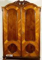 Schrank, deutsch, um 1880/90, im Stil des Wiener Barock, Nußbaumfurnier, zweitÜrig, zer- legbar, Alters- und Gebrauchsspuren, ca. 200x 127x49 cm