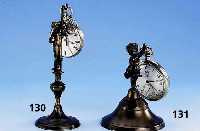 TaschenuhrstÄnder, Bronze patiniert, dazu offene Taschenuhr und UhrenschlÜssel, H ca. 14 cm