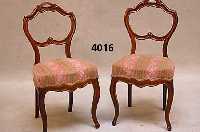 6 StÜhle, im Louis-Philippe-Stil, Nußbaum auf Mahagoni gebeizt, geschnitzt und geschwu- ngen, elegante LinienfÜhrung, schÖnes Stil- mÖbel, ...