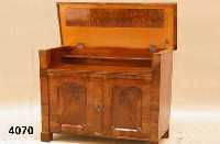 Waschschrank, sÜddeutsch, um 1850/60, in den 60er Jahren zum Barschrank umgebaut, unter Verwendung alten Holzes, Front Wurzelnußfur- nier z.T. ...