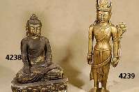 Bodhisattva, nach altem Vorbild, wohl Holz, in lehrender Haltung, teilvergoldet, sehr de- korativ, ca. 111x87x43 cm