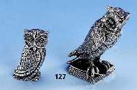 Konvolut 2 Silberfiguren "Eule", 925er Silber, massive Ausf., vollplastisch, 1 x mit Buch, H ca. 6 cm, 1 x H ca. 5 cm, zus. ca. 260 g