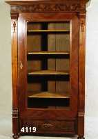 WÄscheschrank, deutsch, um 1890/1900, GrÜn- derzeit, Korpus Weichholz, Wurzelnußfurnier gespiegelt, auf Mahagoni gebeizt, Lisenen 4- fach ...