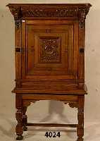 Stollenschrank, Belgien, um 1890/1900, nach dem Vorbild von 1680, auf Rahmen gearbeitet, Eiche massiv, Inlets Leiste doppelt geschweift , Lisenen ...