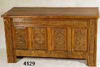 Truhenschrank, wohl Niederlande, Eiche massiv, auf Rahmen gearbeitet, Front nach dem Vorbild von 1830 gearbeitet, Flachschnitzerei- en, Inlets ...