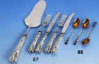 12 LÖffelchen, Koch & Bergfeld um 1900, 800er Silber vergoldet, stilisierter Muscheldekor, wohl Orig.-Etui