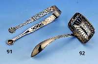 Zuckerzange, deutsch um 1800, Silber, Perlleistendekor, Enden mit stil. Muschel- dekor, sammelw., museal, L. ca. 14 cm