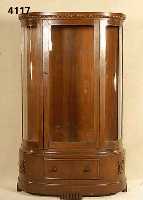 Vitrine, deutsch, um 1910/15, Korpus Weich- holz, Eiche massiv, Eichefurnier, aufgesetzte Schnitzerei, Ecken abgerundet, original GlÄser , ...