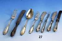 75-tlg. Besteck, Metall versilbert, Entwurf Hugo Leven, Jugendstil, best. aus: 16 Menuemessern (Klingen z. T. erneuert), 17 Menuegabeln, 12 ...