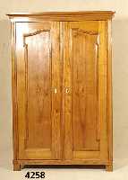 Kleiderschrank, deutsch, um 1870, Ulme massiv, zweitÜrig, zerlegbar, FÜße ergÄnzt, Alters- und Gebrauchsspuren, teilrestauriert, ca. ...
