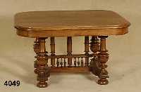 Couchtisch, Frankreich, um 1880/90, Unter- gestell Eiche massiv, reiche Drechselarbeit, Platte z.T. Eichefurnier, z.T. massiv, Beine wurden in ...