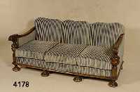 Sofa, deutsch, 20er/30er Jahre, Gestell Buche massiv, auf Nußbaum gebeizt, reiche Drechselarbeit, Akanthusblattverzierung, Ge- stell mit reicher ...
