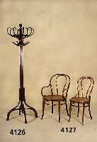 KleiderstÄnder, Wien, um 1900, wohl Thonet, Bugholz, SÄule 4-fach gebÜndelt, 8 bzw. 16 AufhÄngevorrichtungen an Doppelring, Enden jeweils mit ...
