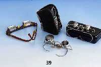 Konvolut 2 Lupenbrillen, 1 Prismenbrille und 1 Opernglas, 1 x CARL ZEISS, Jena, versch. VergrÖßerungen, verstellbar, um 1935/40, Orig. -Etui, 1 x ...