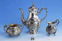 Mokkaset, wohl Hanau, F.C. Henzler um 1900, 800er Silber, Gew. ca. 610 g, bestehend aus: Mokkakanne H. ca. 18.5 cm (Fuß l. verbogen, DÄmmringe ...
