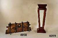 SÄulenvitrine, nach englischem Vorbild, Korpus Weichholz/Hartholz, Mahagonifurnier, Deckel aufklappbar, facettiertes Glas, 1 Ein- legeboden, ca. ...