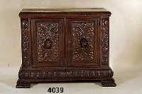 Anrichte, Belgien/Niederlande, um 1890/1910, Renaissancestil, Eiche massiv, Eichefurnier, Front Inlets und Lisenen aus dem Vollholz ge- schnitzt, ...