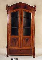 WÄscheschrank, deutsch, um 1860/70, Korpus Weichholz, Mahagoni- bzw. Pyramidenmahagoni- furnier, abgeschrÄgte Ecken, aufgesetzte Leisten, diese ...