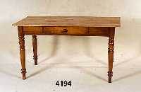 Tisch, deutsch, um 1900, Beine und Zarge Nußbaum und Buche massiv, Drechselarbeit, Eichenplatte sekundÄr, Schublade, Schwundriß, ca. 76x137x76 ...