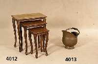 3er-Set Beistelltischchen, Italien, Buche z.T. massiv, Platten Nußbaumfurnier, mit Birkenintarsien, Rocaillen, abstrakt floral, Bandintarsien, 1 ...