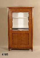 Glasschrank, deutsch, um 1880, Ulme massiv, eintÜrig, TÜr teilverglast, Glas beschÄdigt, SchlÜssel fehlt, Alters- und Gebrauchsspuren, ca. ...