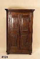 Vielzweckschrank, sÜddeutsch, um 1820/30, Weichholz, z.T. auf Rahmen gearbeitet, Kopf- leiste erneuert, 3 Innenschublade, BÖden z.T. erneuert, ...