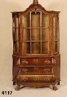 Barockstilvitrine, Holland, nach altem Vorbild , Korpus Weichholz/Hartholz, Wurzelnußfur- nier, z.T. gespiegelt, schÖnes Furnierbild, Kanten ...