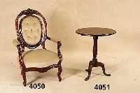 Beistelltisch, England, Eiche massiv, ge- drechselt, geschwungen, viktorianischer Stil, Klappmechanismus, teilrestauriert, H. ca. 73 cm, D. ca. 60 ...