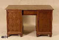 Damenschreibtisch, deutsch, um 1900/10, Korpus Weichholz/Hartholz, z.T. auf Rahmen ge- arbeitet, Eichefurnier, Kanten Eiche massiv, nicht frei ...